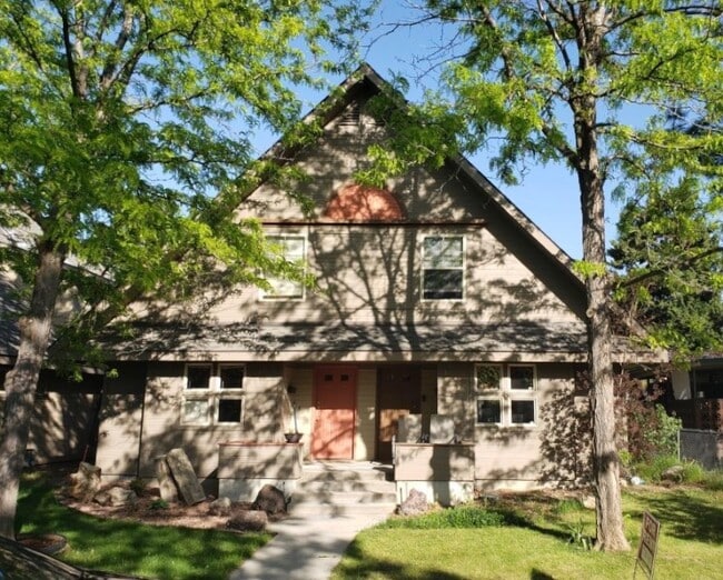 Building Photo - 106 N Hot Springs Dr
