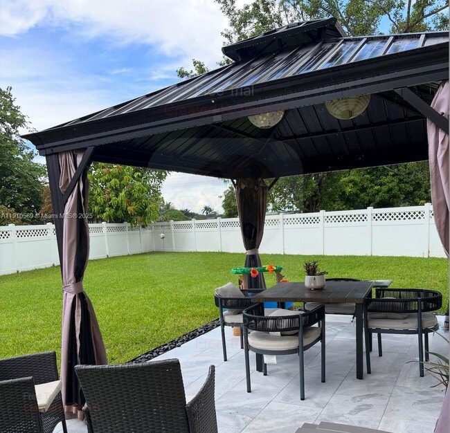 Building Photo - 6377 NW 39th Ct