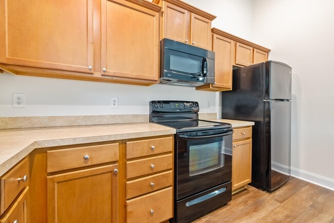 Building Photo - 2711 Green Pond Cir