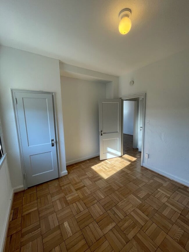 Building Photo - Updated Corner Unit at the Swarthmore in Foggy Bottom