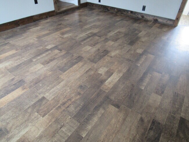 Building Photo - 5022 N Belmont Pl