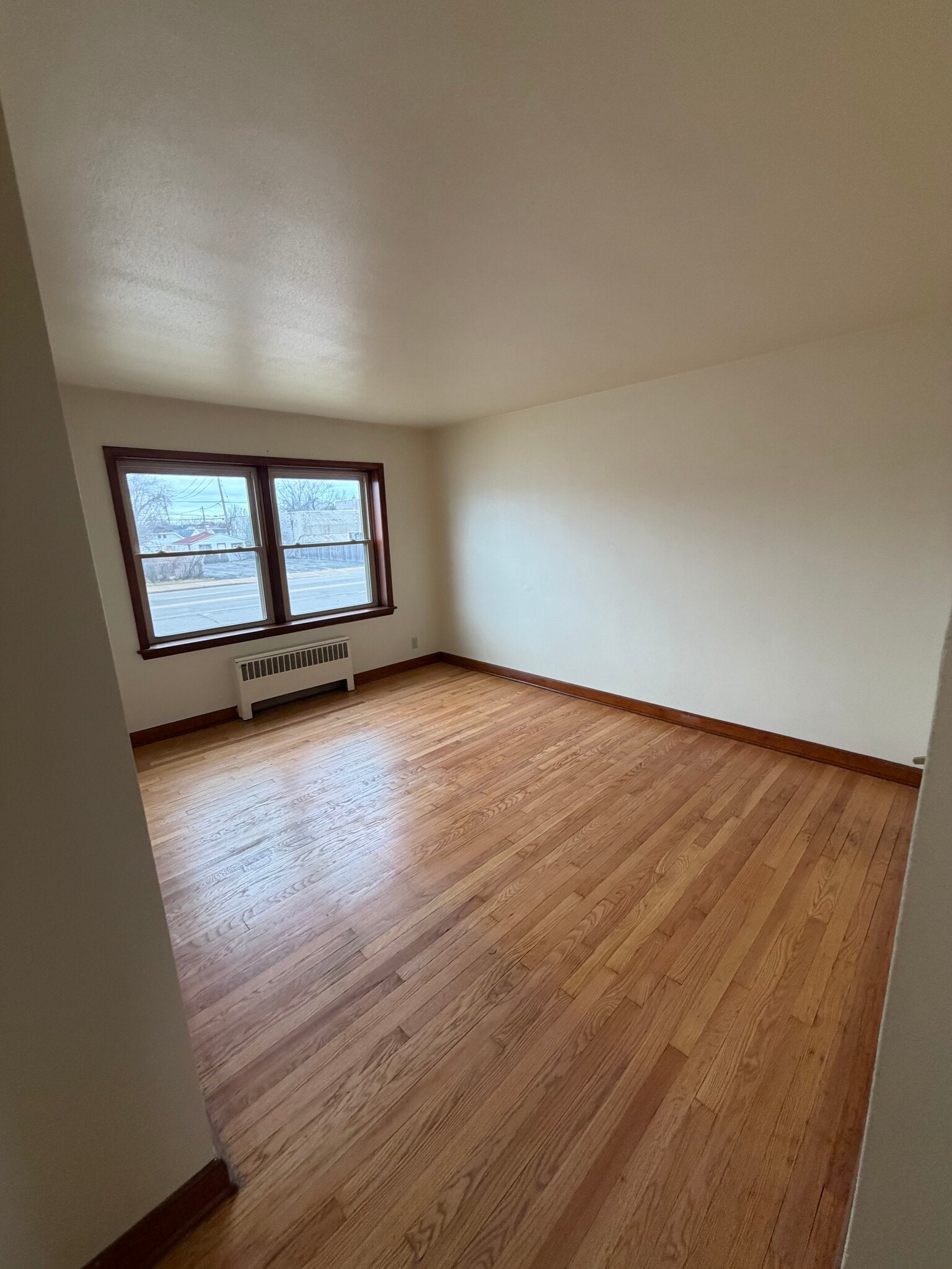 Building Photo - 5729 W Lincoln Ave