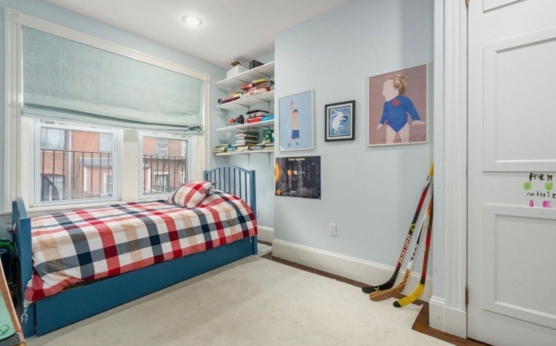 Building Photo - 123 Charles St