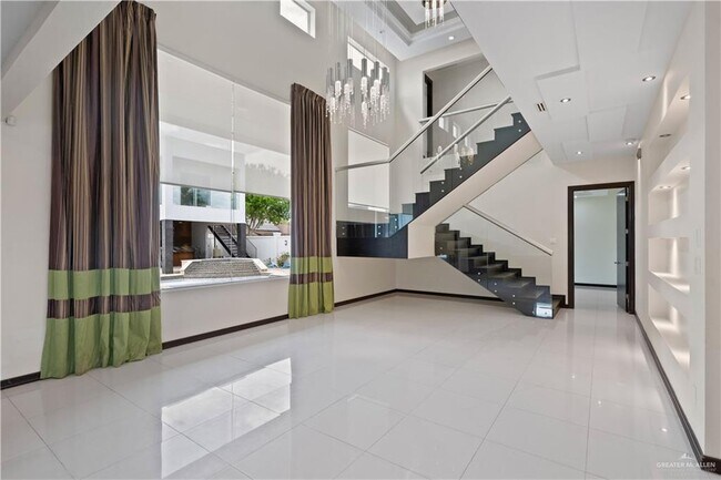 Building Photo - 2505 May Dr