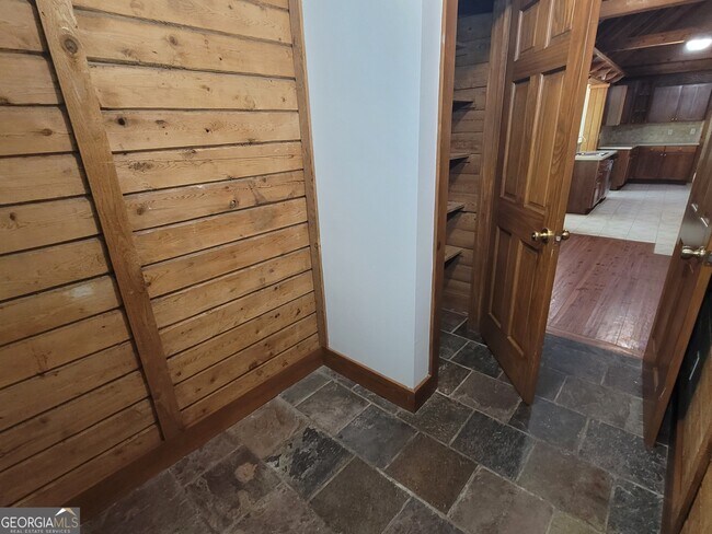 Building Photo - 2391 Booth Cir