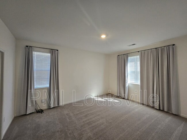 Building Photo - 5806 Kellie Wds Dr