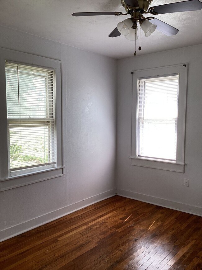 Building Photo - 3 Bed Du-Plex! Located in Portales, Close to ENMU!