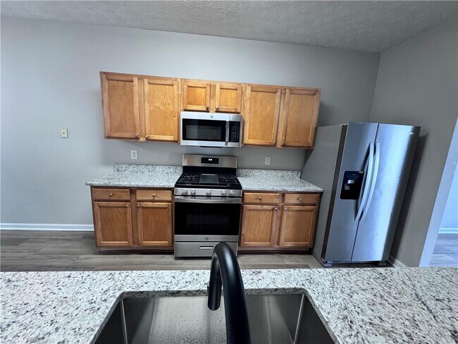 Building Photo - 3044 Kentmere Dr
