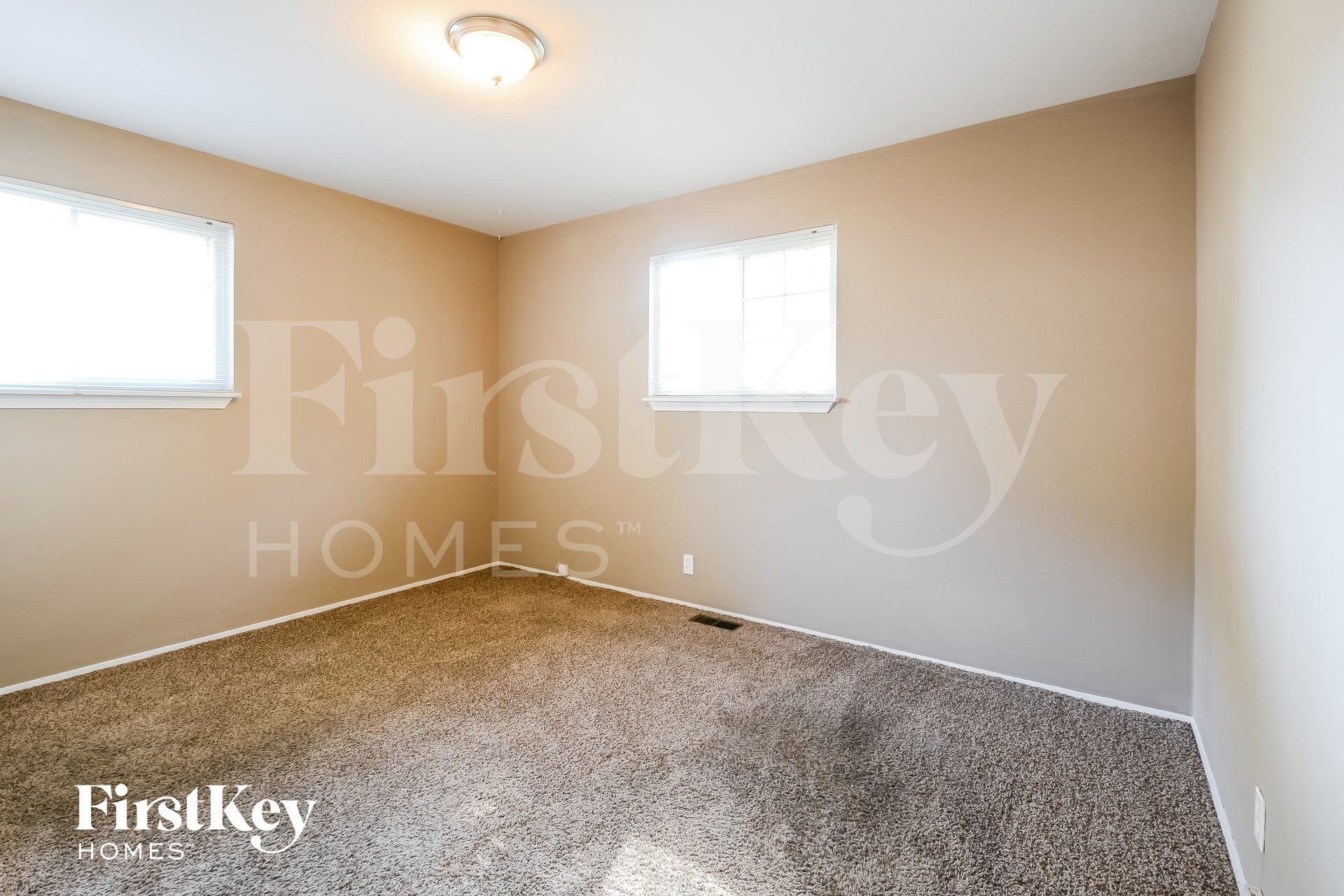 Building Photo - 385 Humes Ln