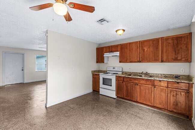 Building Photo - 4786 Gulfstream Rd