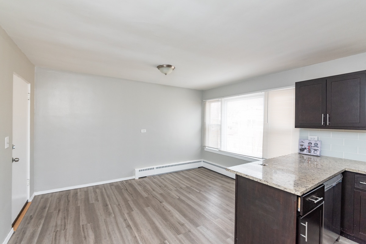 Building Photo - 3058 N Kostner Ave