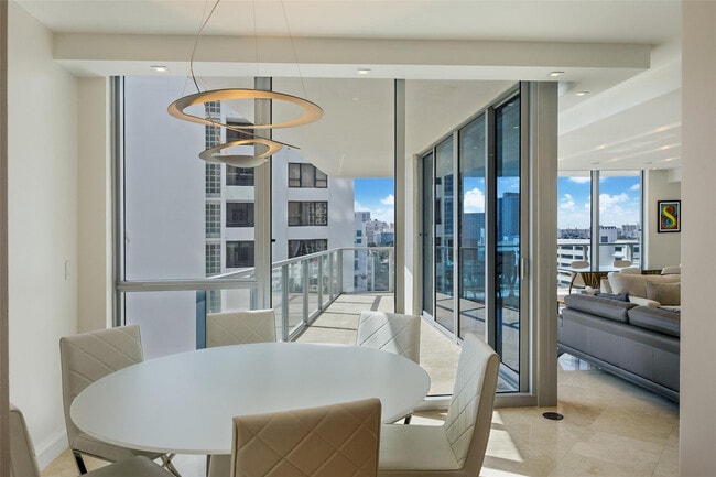 Building Photo - 3101 S Ocean Dr