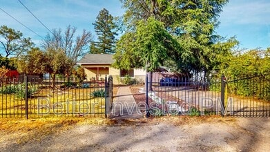 Building Photo - 2250 Old River Rd