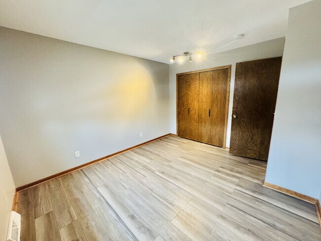 Building Photo - 7349 York Ave N