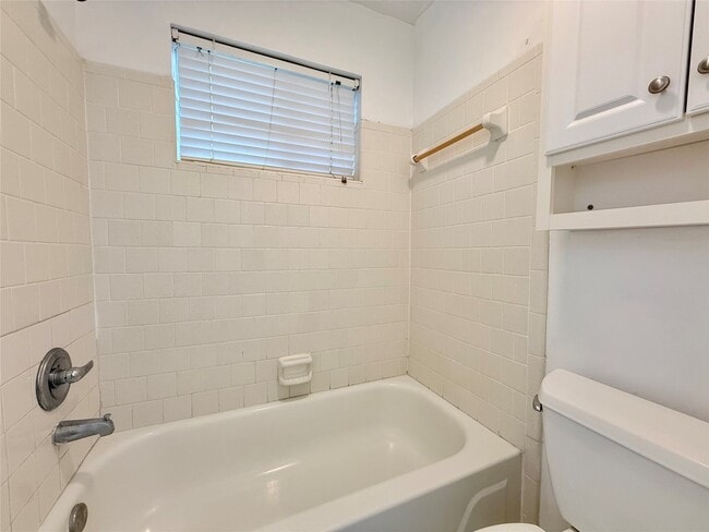 Building Photo - 3806 Westheimer Pl Dr