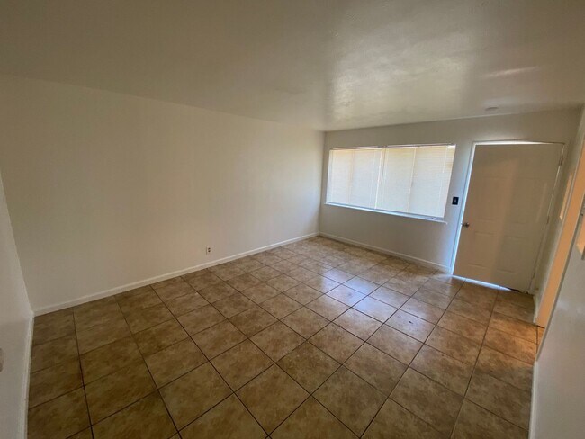 Building Photo - 4348 E Fairfax Ave