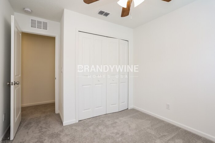 Building Photo - 641 Holly Lks Dr