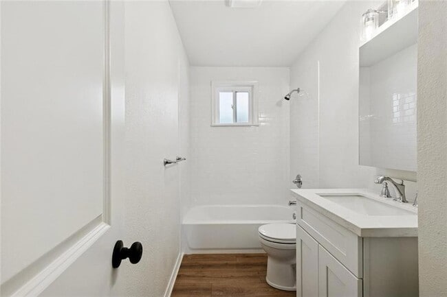 Building Photo - 1237 Helios Ave