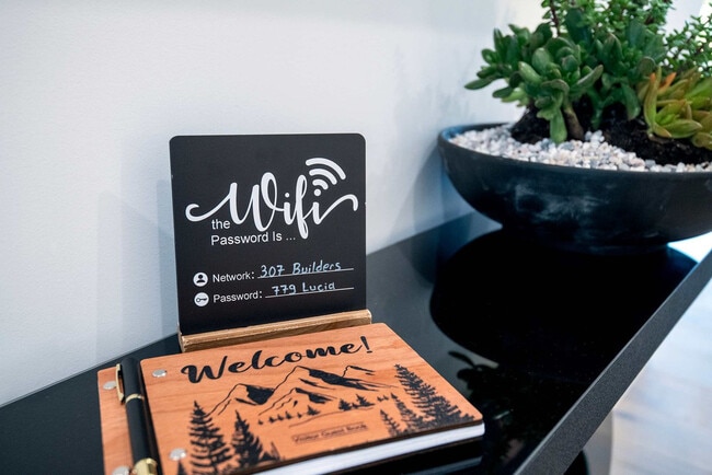 Building Photo - 779 Lucia Ln