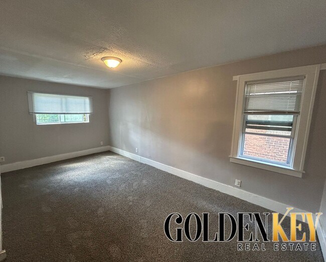 Building Photo - 15745 Cherrylawn St
