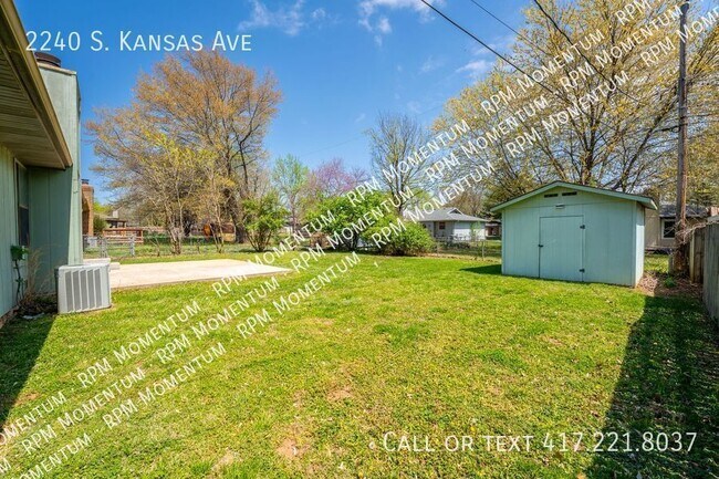 Building Photo - 3 Bedroom 2 Bath Home in SW Springfield!