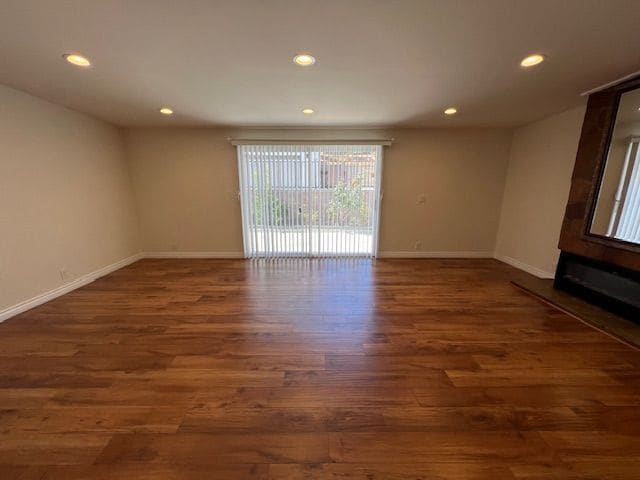 Building Photo - 9711 Hayvenhurst Ave