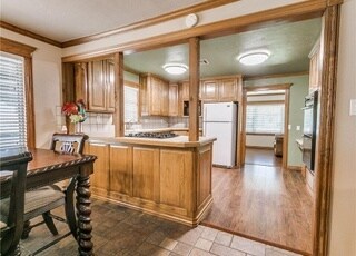 Building Photo - 211 S Fox Dr