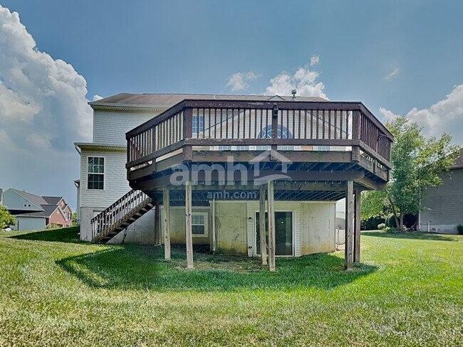 Building Photo - 5 Wells Dr