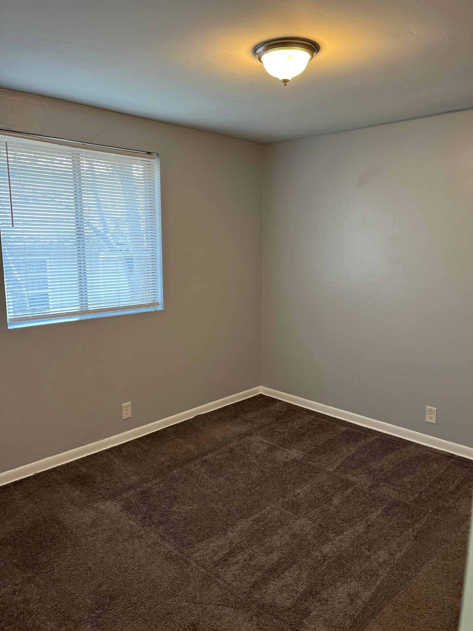 Building Photo - 1722 4th Ave N