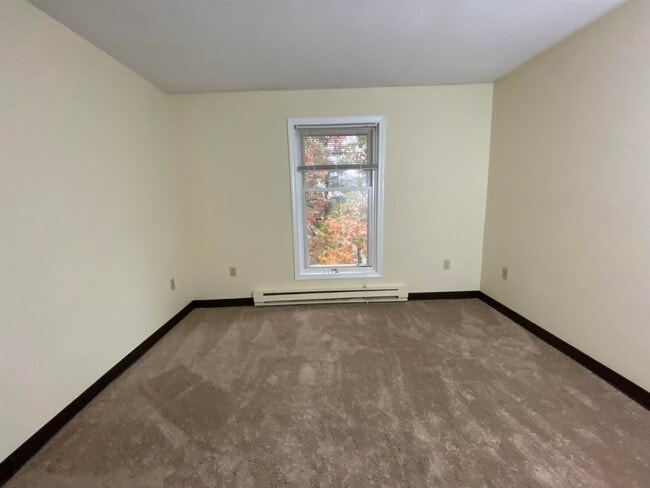 Building Photo - 131 Eastern Ave