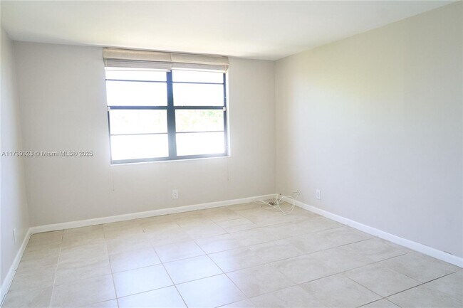 Building Photo - 3000 N Ocean Blvd
