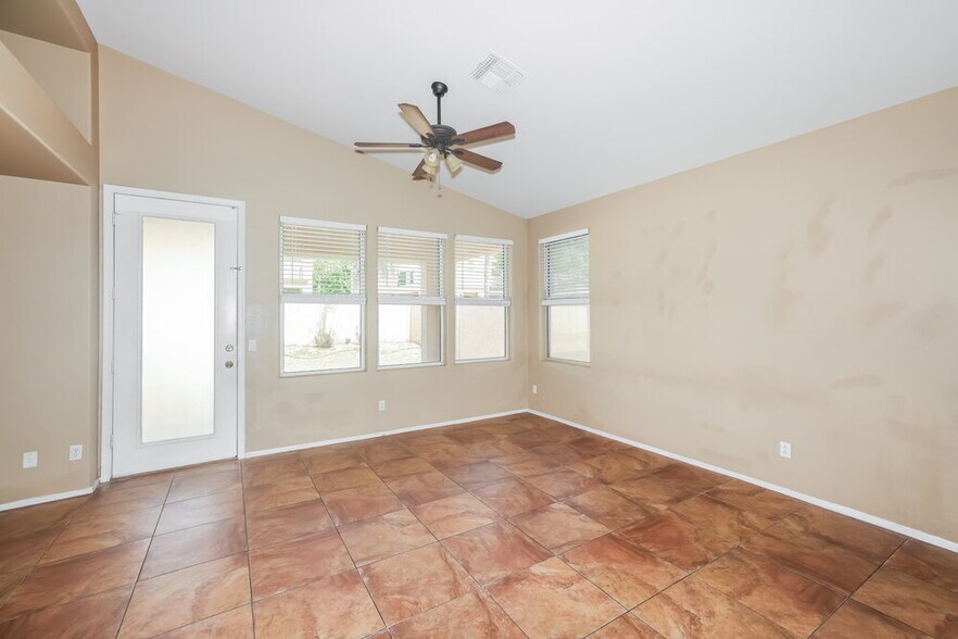 Building Photo - 7010 W Irma Ln