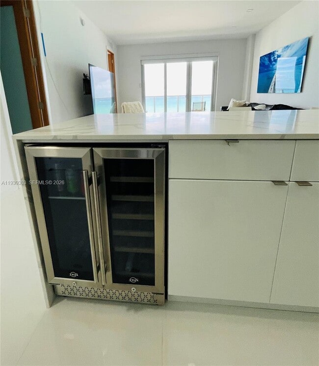 Building Photo - 5701 Collins Ave