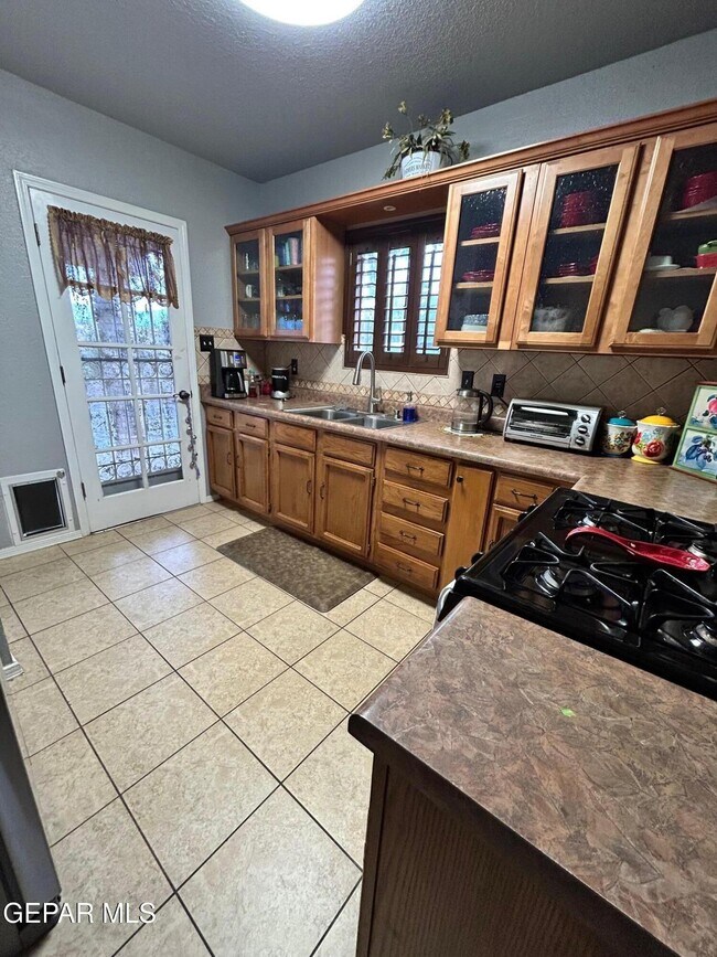 Building Photo - 12416 Flora Alba Dr