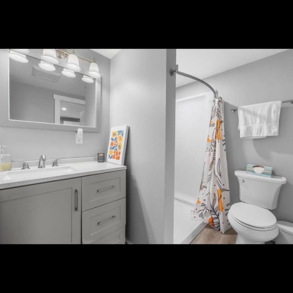 Building Photo - 15 Hackmatack St