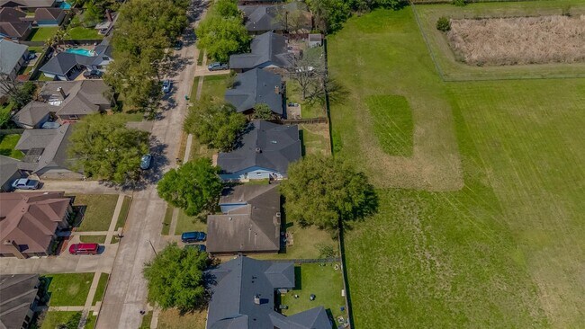Building Photo - 6219 Canada Dr