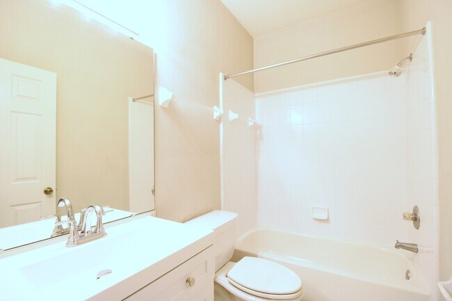 Building Photo - 4742 NW 79th Rd