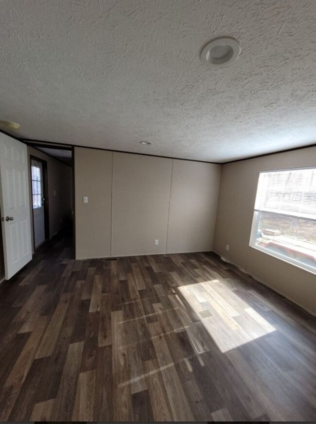 Building Photo - NOW ACCEPTING APPLICATIONS: Madison Co- Colbert, GA- Three Bedroom and Two Bathroom Manufactured ...