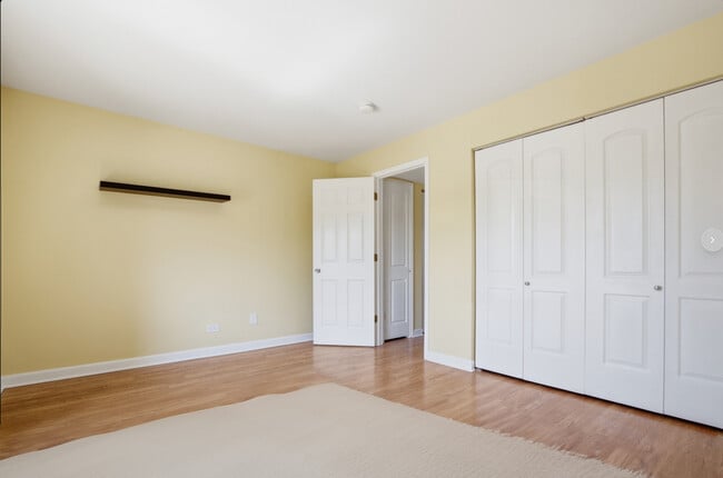 Building Photo - 744 Briar Hill Ln