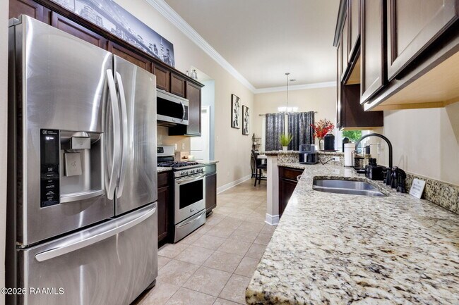 Building Photo - 114 Clover Leaf Dr
