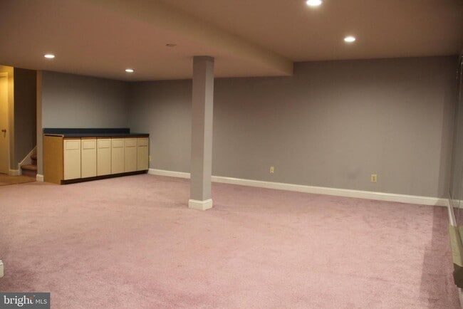 Building Photo - 88 Highpoint Dr