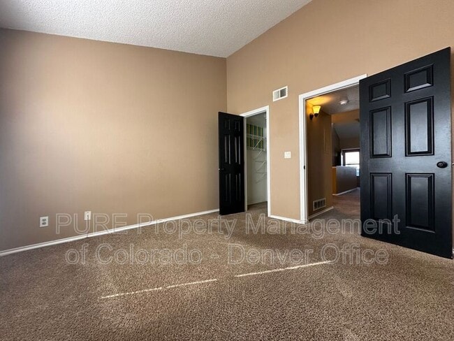 Building Photo - 3030 W Prentice Ave