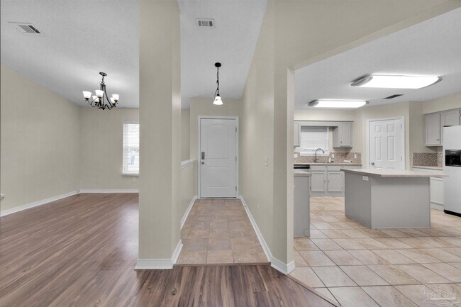 Building Photo - 9033 Bluebay Ln