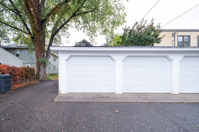 Building Photo - 3116 Humboldt Ave S