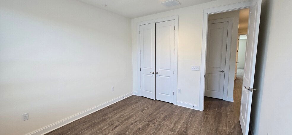 Building Photo - 1722 Old Brick Rd