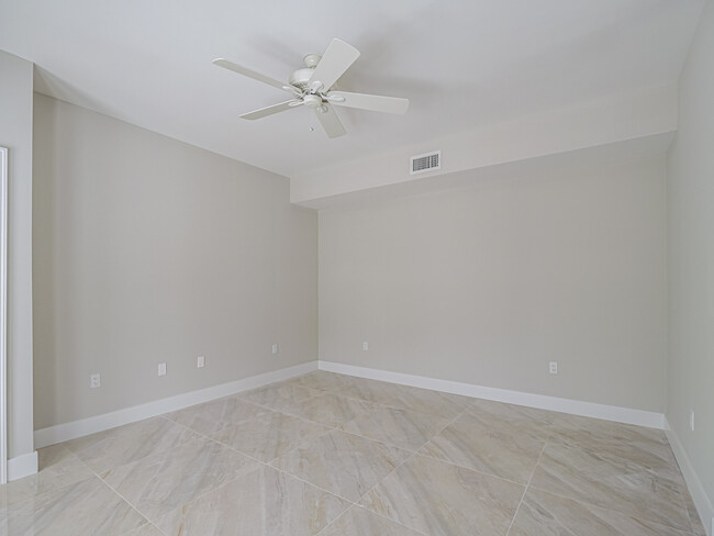 Building Photo - 8405 Red Bay Ct
