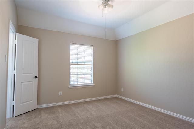 Building Photo - 1609 Clearwater Dr