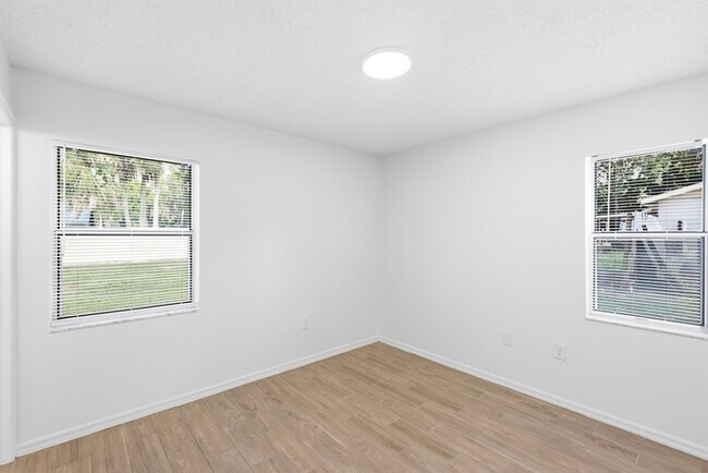 Building Photo - 30850 Cherokee Ave