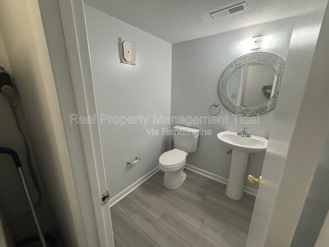 Building Photo - 12714 Woodside Ln