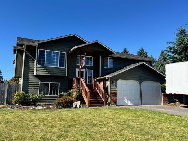 Primary Photo - Wonderful 3+ Bedroom Split-Level Home w/AC...
